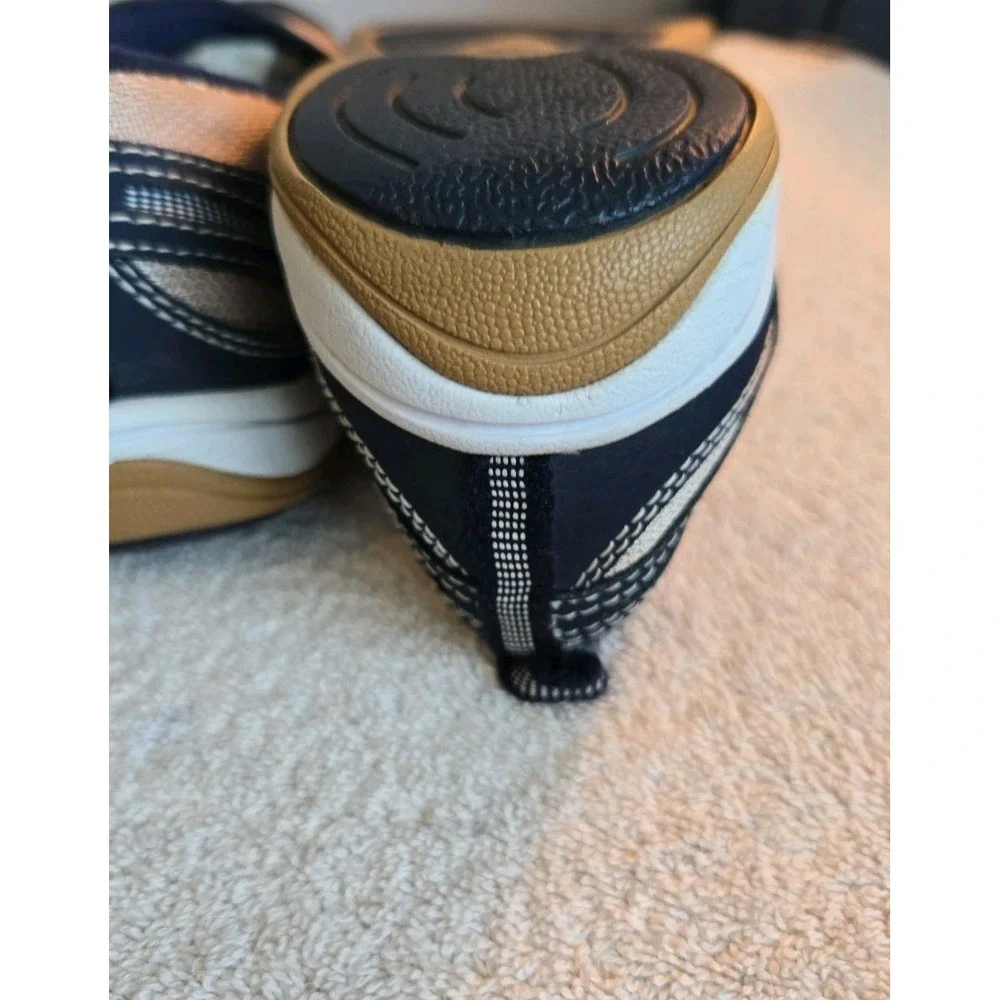Eady Street Sport Flat Shoe With Cross Straps Size 9M Navy & Tan